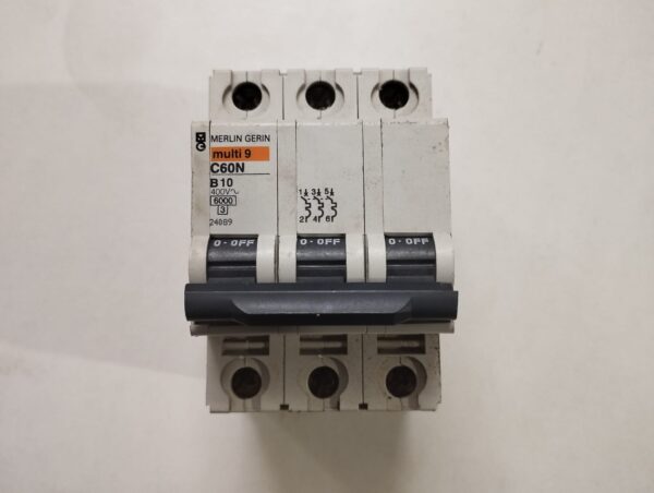 Merlin Gerin Multi 9 C60n B10 Circuit Breaker