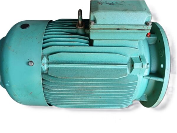 Vbe Vbe200l2-4 3 Phase Motor - Image 3