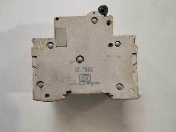 Schneider Electric C60h C32 Circuit Breaker - Image 3