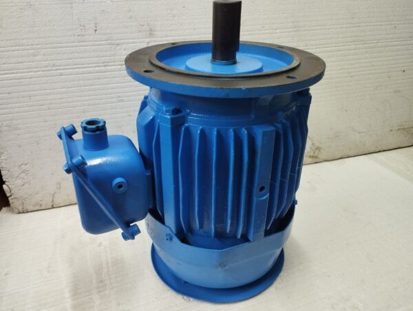 Nishishiba Nikk 7.5kw 3 Phase Induction Motor - Image 7