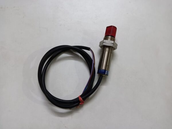 Telemecanique Xu2n18kp9aas27 Photoelectric Proximity Switch Optical Sensor - Image 2