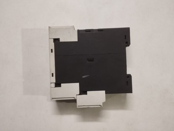 Siemens 3ug4513-1br20 Voltage Monitoring Relay - Image 3