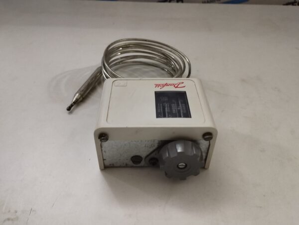 Danfoss Kp77 Temperature Control Thermostat - Image 3