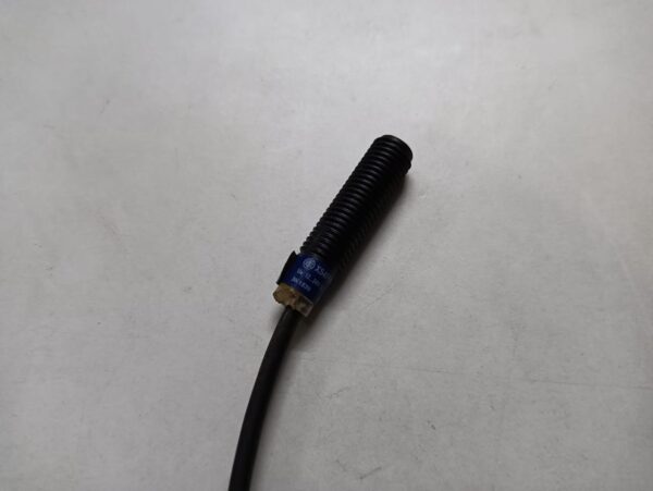 Telemecanique Xs4p08pa340 Inductive Proximity Sensor - Image 4