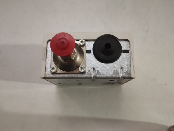 Danfoss Kp1 Pressure Switch - Image 4